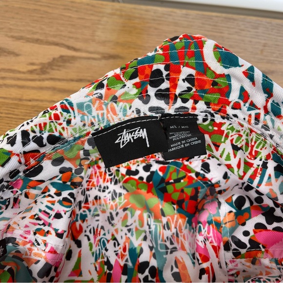 STUSSY white/multicolored bucket hat - Picture 4 of 4